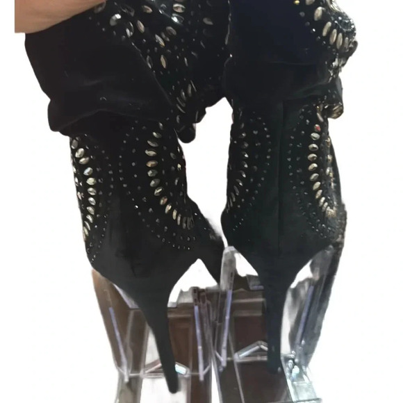 Vince Camuto IMAGINE black beaded peep toe booties
NEW - Picture 4 of 10